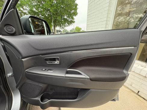 Used 2025 Mitsubishi Outlander Sport ES AWD/4WD image 13