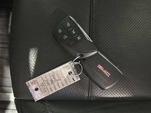 Used 2024 GMC Yukon Denali AWD/4WD image 47