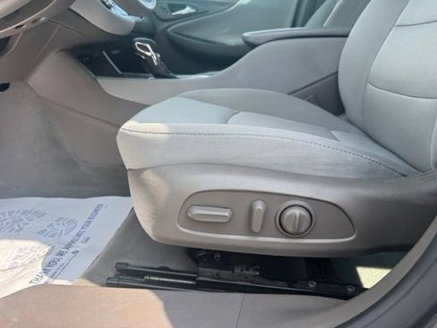 Used 2022 Chevrolet Malibu LT FWD image 10