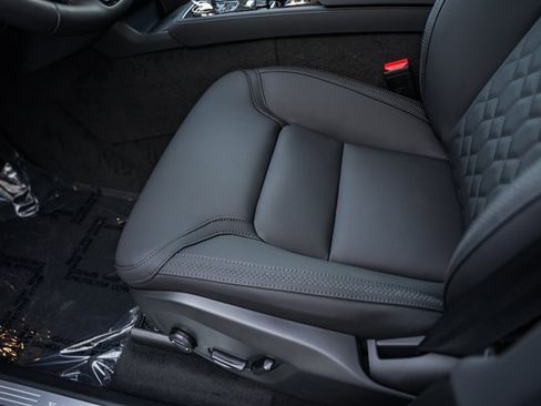 Used 2025 Volvo XC90 T8 Plus w/ Protection Package Premier image 30