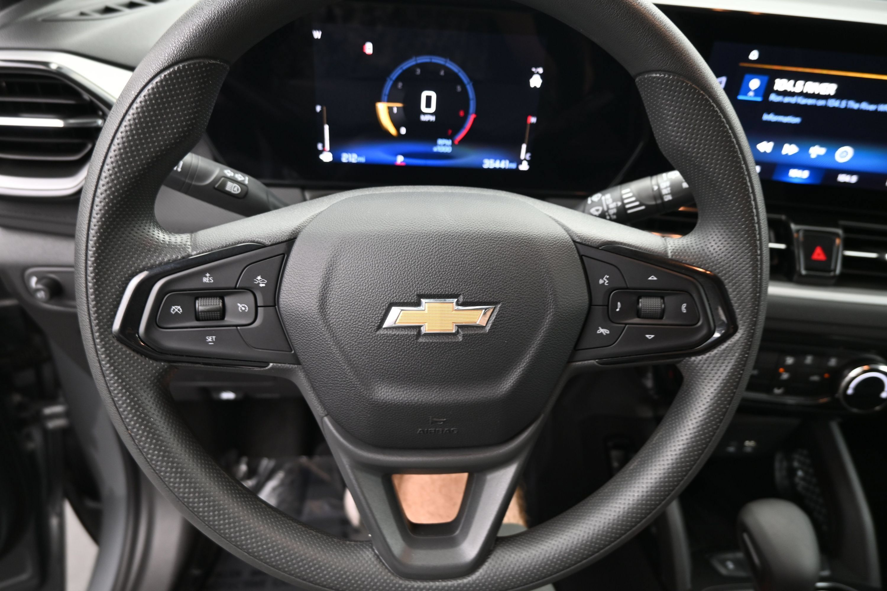 Used 2025 Chevrolet TrailBlazer LT FWD image 16