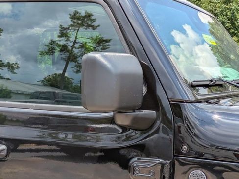 New 2025 Jeep Gladiator Sport image 12