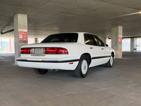 Used 1999 Buick Le Sabre Custom w/ Headliner Lighting Pkg FWD image 17