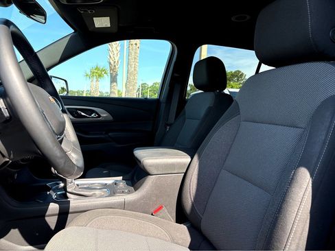 Certified 2023 Chevrolet Traverse LT w/ LPO, Floor Liner Package AWD/4WD image 17