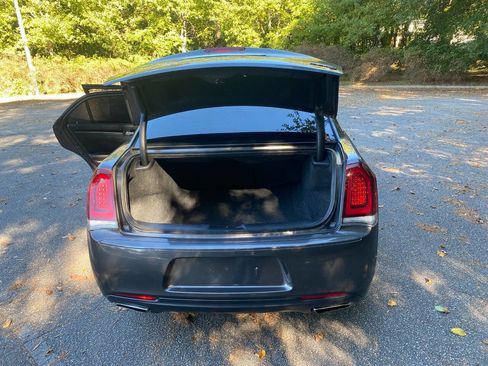 Used 2019 Chrysler 300 S image 48