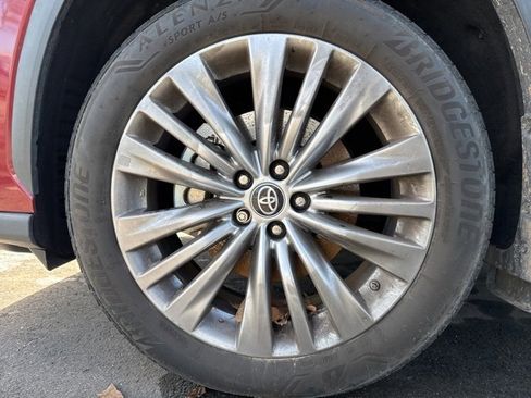 Used 2023 Toyota Highlander Platinum image 7