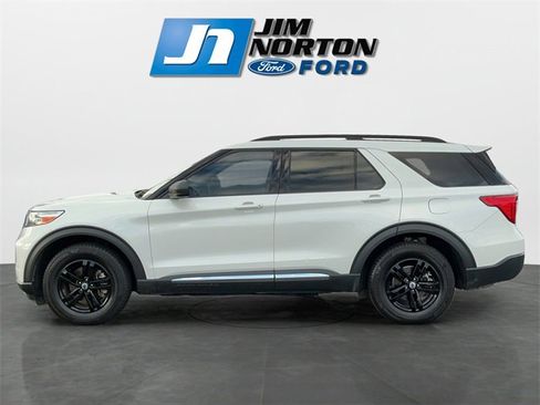 Used 2021 Ford Explorer XLT w/ Equipment Group 202A image 6