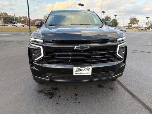 New 2026 Chevrolet Suburban RST image 3