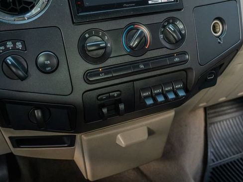 Used 2009 Ford F250 XLT AWD/4WD image 29