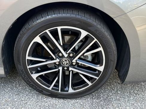 Used 2025 Toyota Camry XLE FWD image 12
