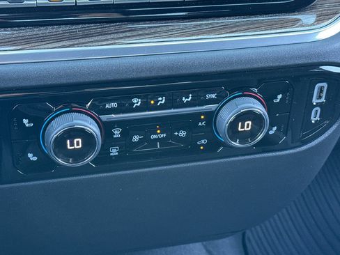 Used 2025 Chevrolet Silverado 1500 LT image 30