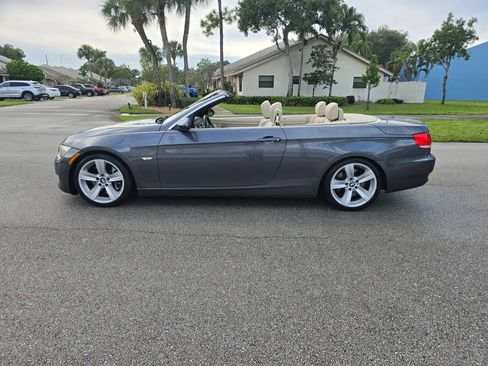 Used 2008 BMW 335i Convertible w/ Premium Pkg image 8