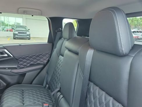 Used 2024 Mitsubishi Outlander SEL FWD image 13