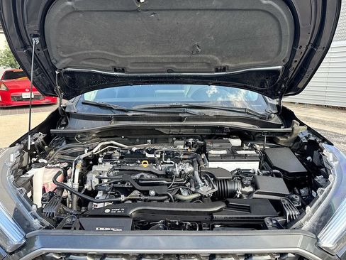 Used 2024 Toyota Corolla Cross XLE w/ Convenience Package image 29