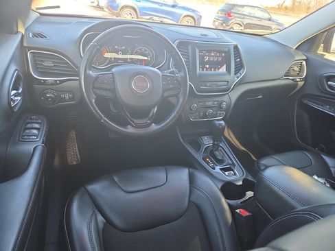 Used 2020 Jeep Cherokee Latitude Plus image 8