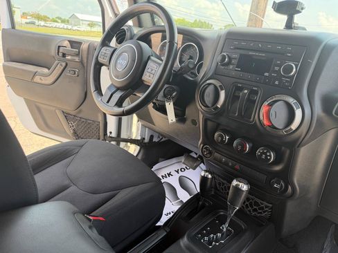 Used 2015 Jeep Wrangler Sport AWD/4WD image 37