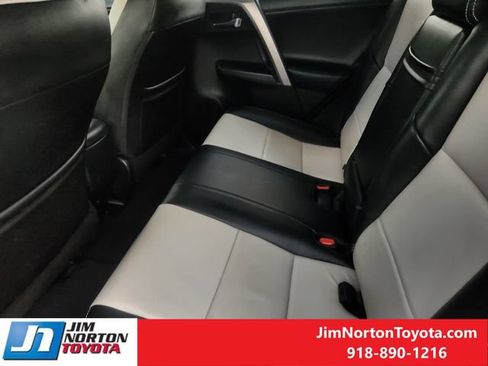 Used 2016 Toyota RAV4 XLE AWD/4WD image 29