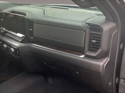 Certified 2025 GMC Sierra 1500 SLT AWD/4WD image 16
