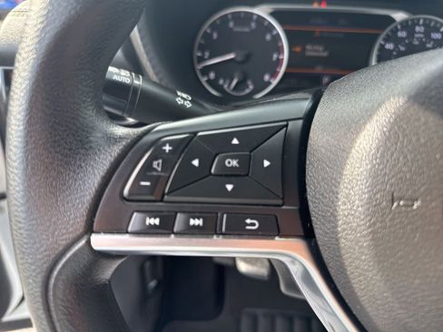 Used 2025 Nissan Sentra SV FWD image 19