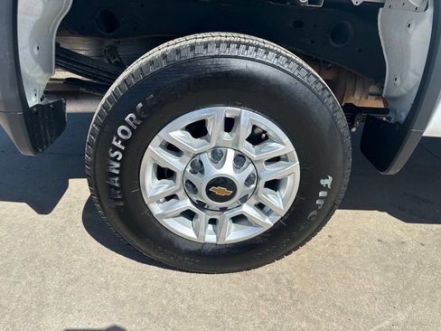 Used 2024 Chevrolet Silverado 2500 LT AWD/4WD image 35