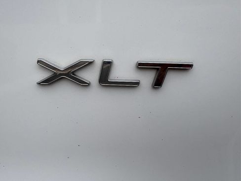 Used 2019 Ford Transit 150 XLT image 11