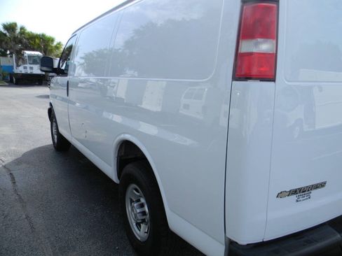 Used 2021 Chevrolet Express 2500 RWD image 12