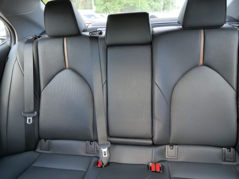 Used 2020 Toyota Camry XLE w/ Driver Assist Package FWD image 14