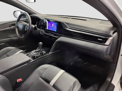 Used 2025 Toyota Camry SE FWD image 29