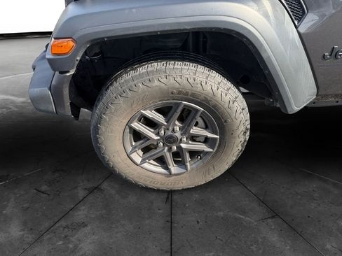 Used 2024 Jeep Wrangler Unlimited Sport AWD/4WD image 14