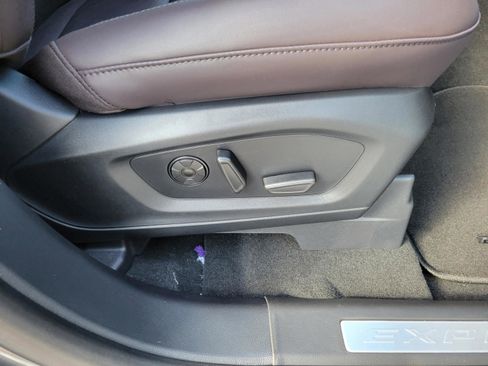 New 2026 Ford Explorer Platinum image 7