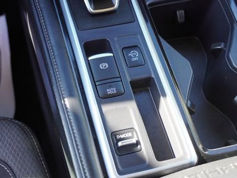 Used 2024 Nissan Pathfinder SV image 28