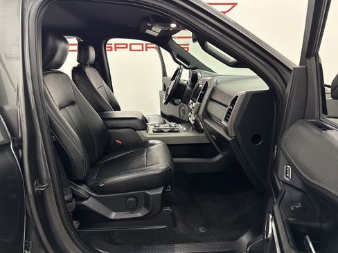 Used 2019 Ford Expedition XLT image 21