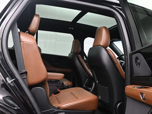 Used 2024 Lincoln Aviator Reserve w/ Equipment Group 201A AWD/4WD image 13