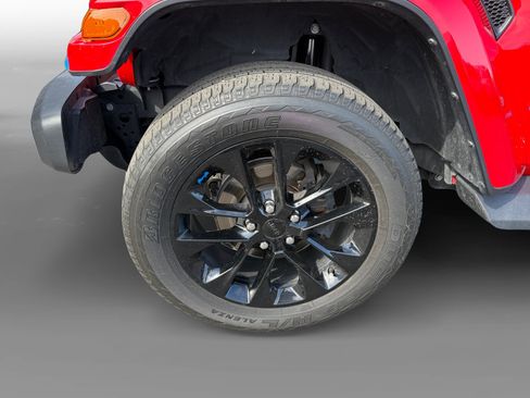 Used 2023 Jeep Wrangler Unlimited Sahara w/ Cold Weather Group AWD/4WD image 9