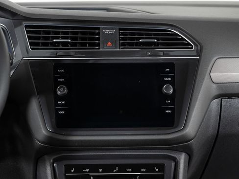 Used 2023 Volkswagen Tiguan SE image 35