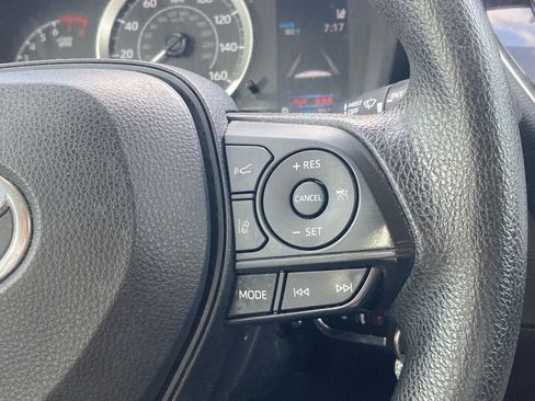 Used 2021 Toyota Corolla LE FWD image 16