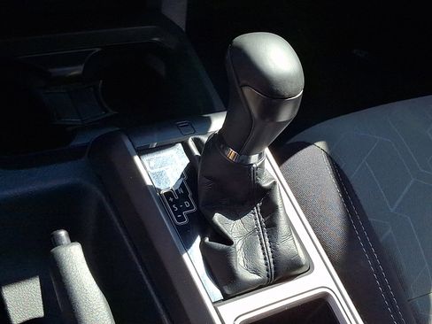 Used 2021 Toyota Tacoma TRD Off-Road w/ Technology Package AWD/4WD image 14