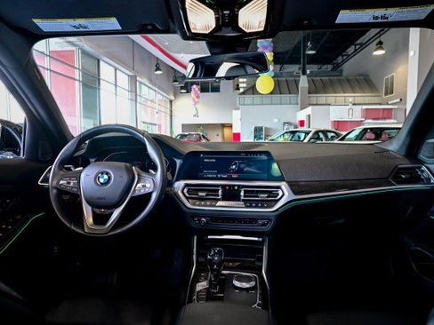 Used 2020 BMW 330i xDrive Sedan w/ Driving Assistance Package AWD/4WD image 24
