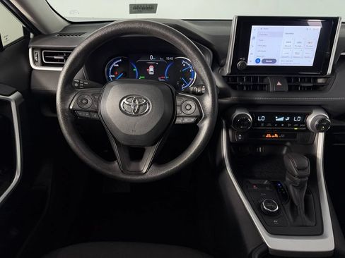 Used 2025 Toyota RAV4 XLE AWD/4WD image 13