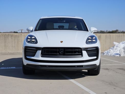 Certified 2025 Porsche Macan S image 11