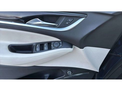 Used 2023 Buick Enclave Essence w/ Experience Buick Package image 21