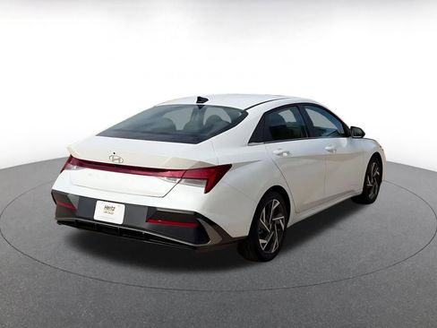 Used 2025 Hyundai Elantra Limited image 15