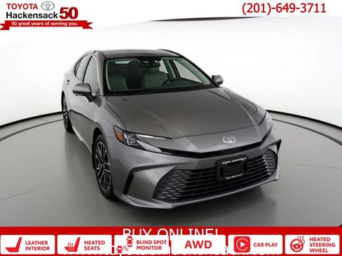 Used 2025 Toyota Camry XLE image 1