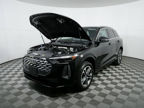 Certified 2025 Audi Q5 Premium w/ Convenience Package image 33