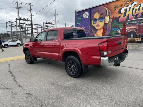 Used 2021 Toyota Tacoma SR5 AWD/4WD image 3
