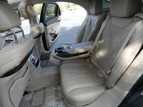 Used 2018 Mercedes-Benz S 560 Sedan image 44