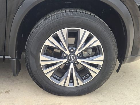 Used 2022 Nissan Rogue SV image 31