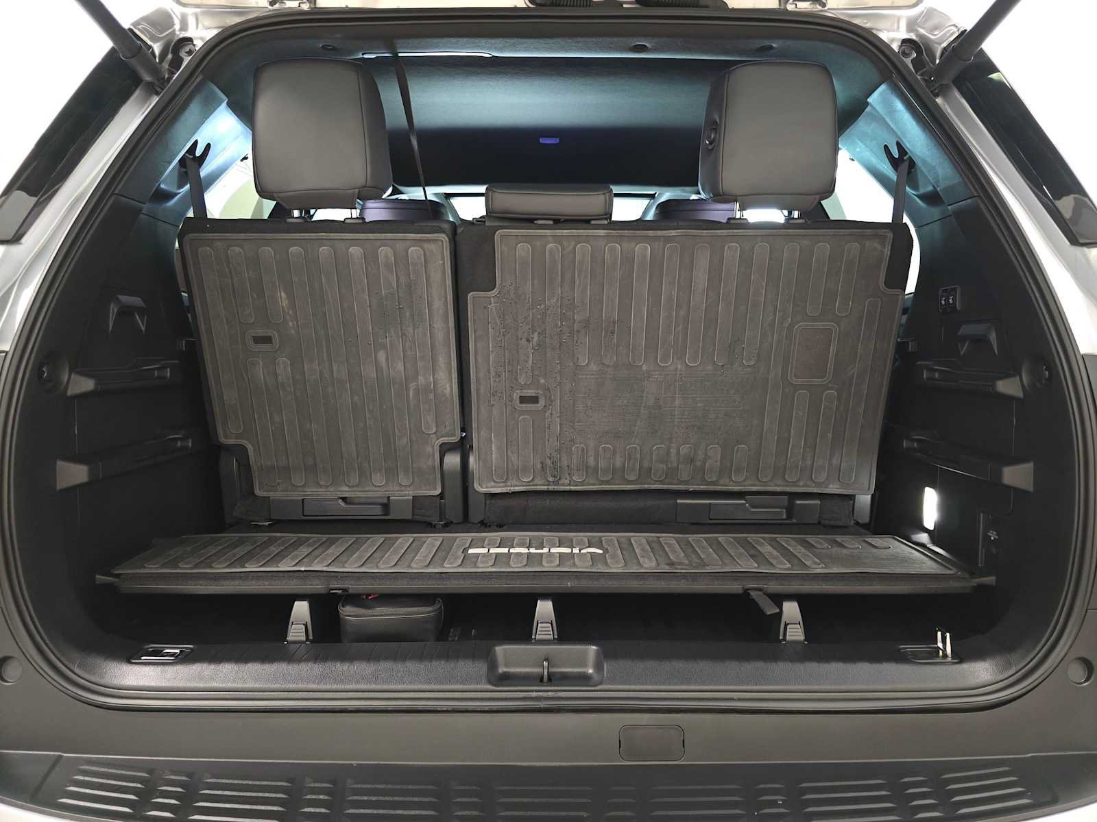 Used 2025 Toyota Sequoia Platinum w/ TRD Off-Road Package AWD/4WD image 32