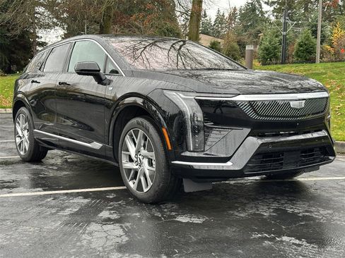 New 2025 Cadillac Optiq Luxury 2 image 7