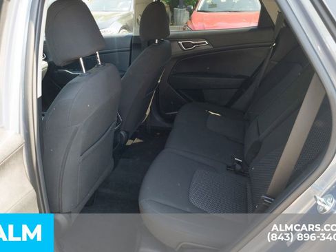 Used 2025 Kia Sportage LX FWD image 17